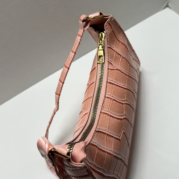 Vintage pink baguette bag with a croc-embossed pattern. - Picture 11 of 11